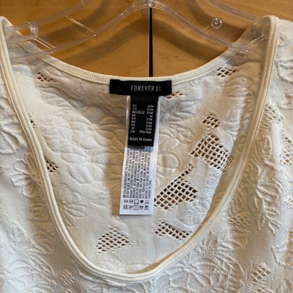 NWOT FOREVER 21 OYSTER WHITE FLOWER SEAMLESS BODYSUIT, SIZE: SMALL - Picture 3 of 3